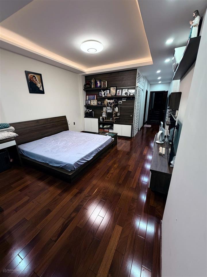 Bán nhà đường long hưng, tân bình, lung linh xa hoa, kêu sa lộng lẫy, 5 tầng thang máy giá 23 tỷ.