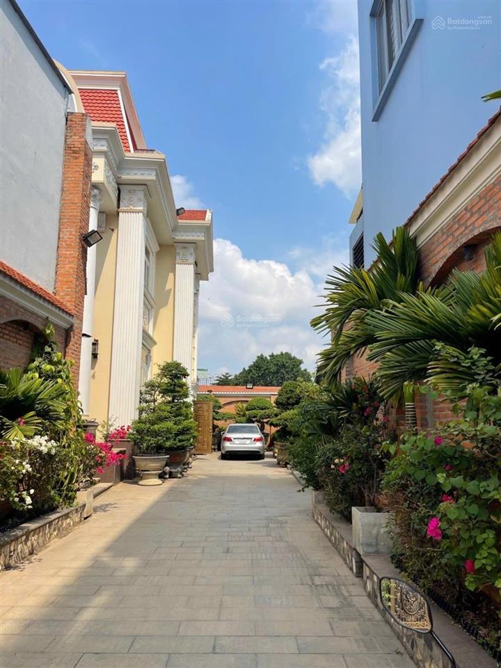 Bán biệt thự q2 nguyễn thị định dt đến gần 700m2 giá 40 tỷ, đẳng cấp xa hoa, kêu sa loingj lẫy
