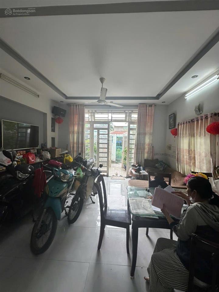 Chủ cần bán nhanh căn nhà đường vườn lài sát bên qgv, do cấp bách cần bán. dt 80m² giá 6 tỷ