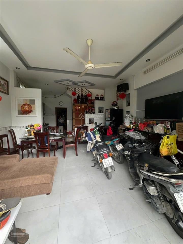 Chủ cần bán nhanh căn nhà đường vườn lài sát bên qgv, do cấp bách cần bán. dt 80m² giá 6 tỷ