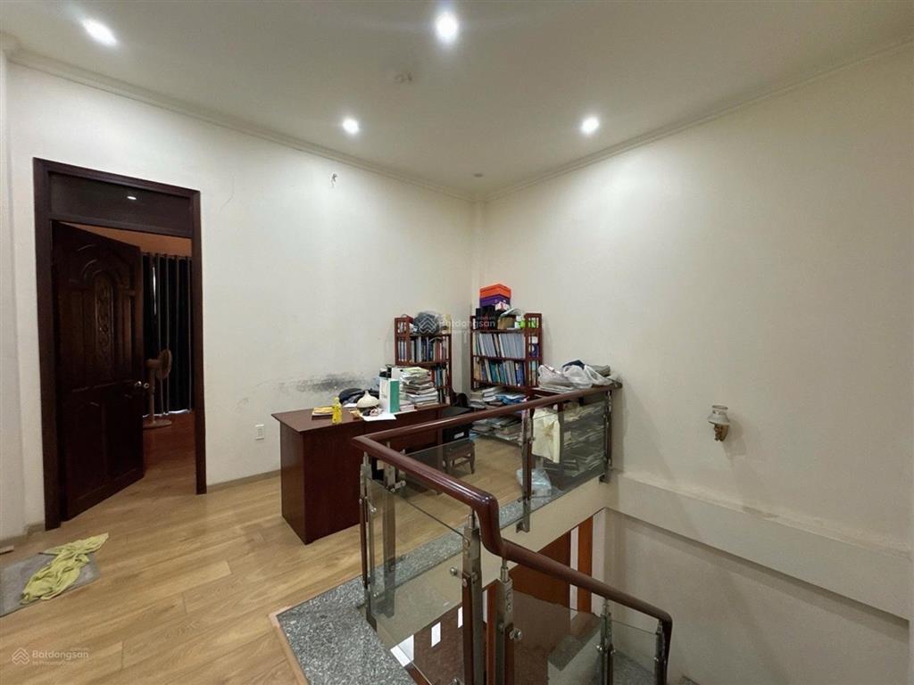 Bán căn nhà quận 2, hẻm xe hơi, sát nguyễn duy trinh, dt 106m2 kết cấu 3 tầng giá chỉ 7,9 tỷ