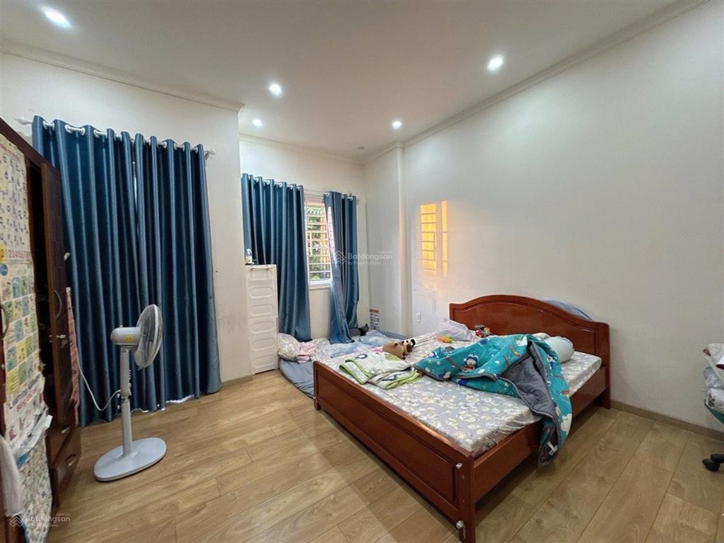 Bán căn nhà quận 2, hẻm xe hơi, sát nguyễn duy trinh, dt 106m2 kết cấu 3 tầng giá chỉ 7,9 tỷ