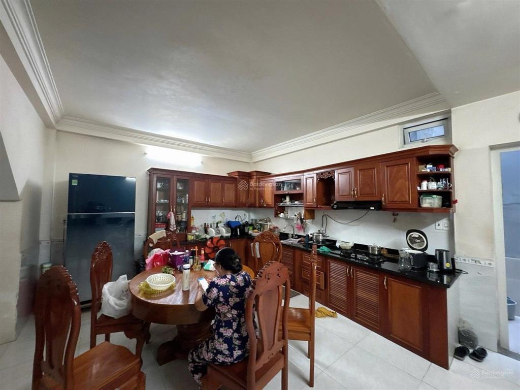Bán căn nhà quận 2, hẻm xe hơi, sát nguyễn duy trinh, dt 106m2 kết cấu 3 tầng giá chỉ 7,9 tỷ