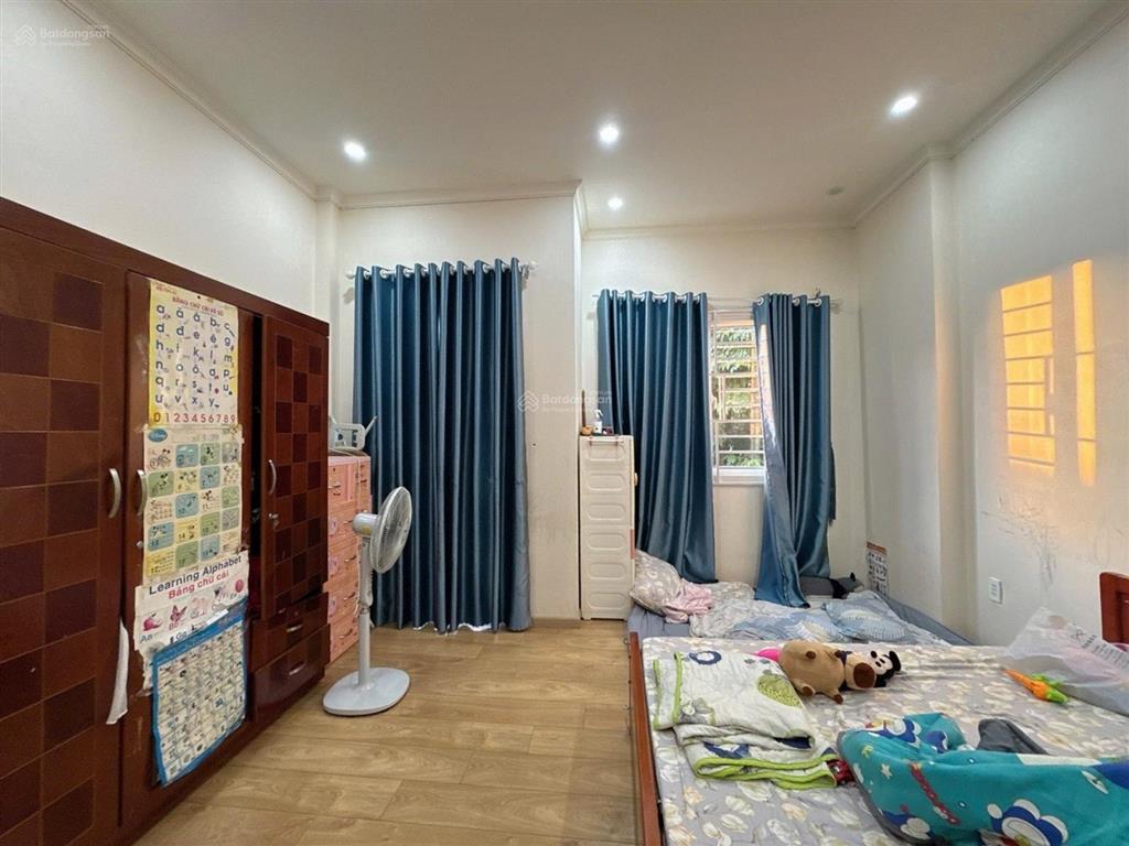 Bán căn nhà quận 2, hẻm xe hơi, sát nguyễn duy trinh, dt 106m2 kết cấu 3 tầng giá chỉ 7,9 tỷ