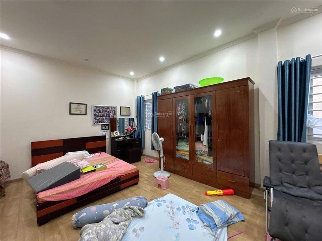 Bán căn nhà quận 2, hẻm xe hơi, sát nguyễn duy trinh, dt 106m2 kết cấu 3 tầng giá chỉ 7,9 tỷ