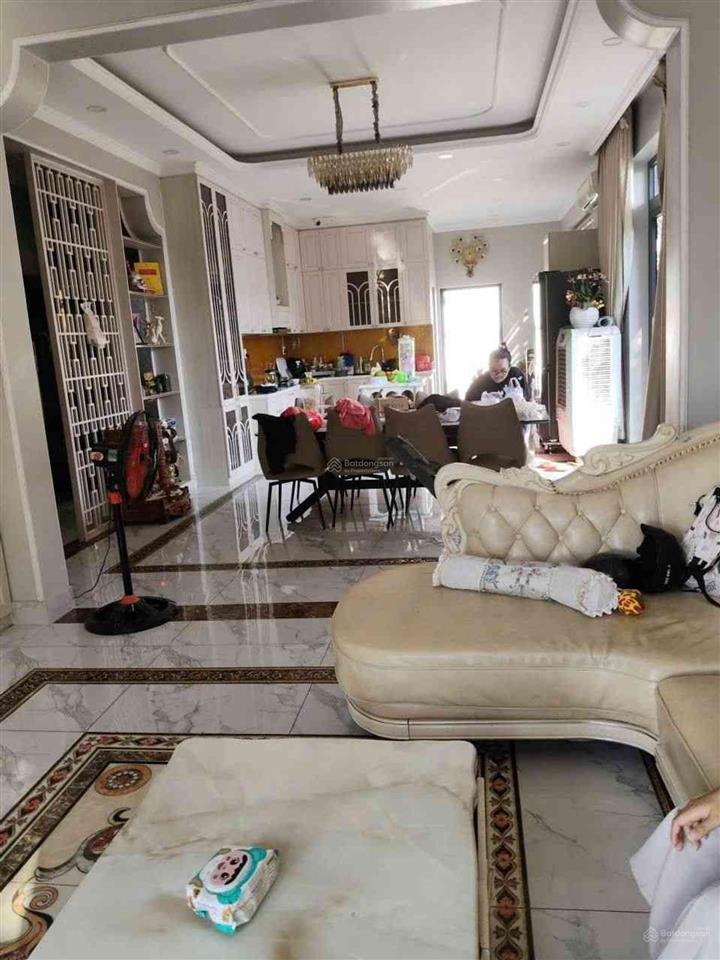 Biệt thự sân vườn góc 2 mặt tiền bưng ông thoàn, cách nguyễn duy trinh chỉ 300m, dt 546m, 49 tỷ