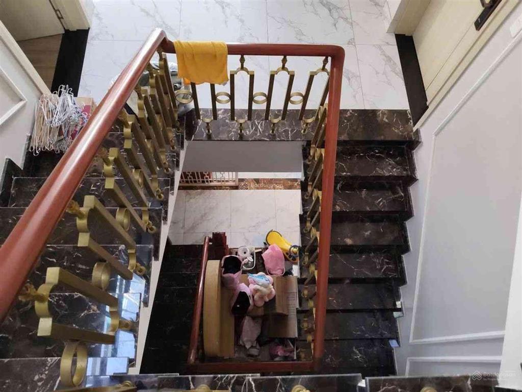 Biệt thự sân vườn góc 2 mặt tiền bưng ông thoàn, cách nguyễn duy trinh chỉ 300m, dt 546m, 49 tỷ