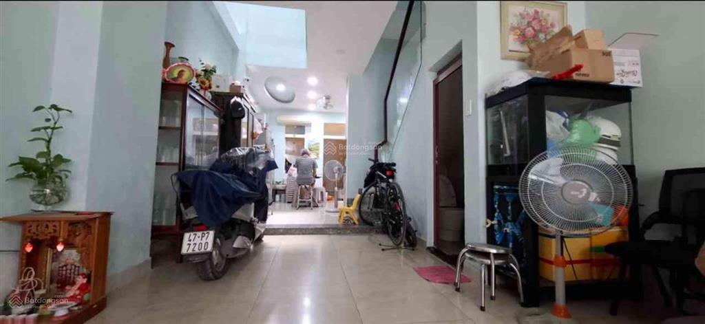 Hẻm ô tô ngay lê văn thịnh q2, ngang 8m kết cấu 4 tầng, tiện ở và kd, giá 12,5 tỷ ngang hiếm đến 8m