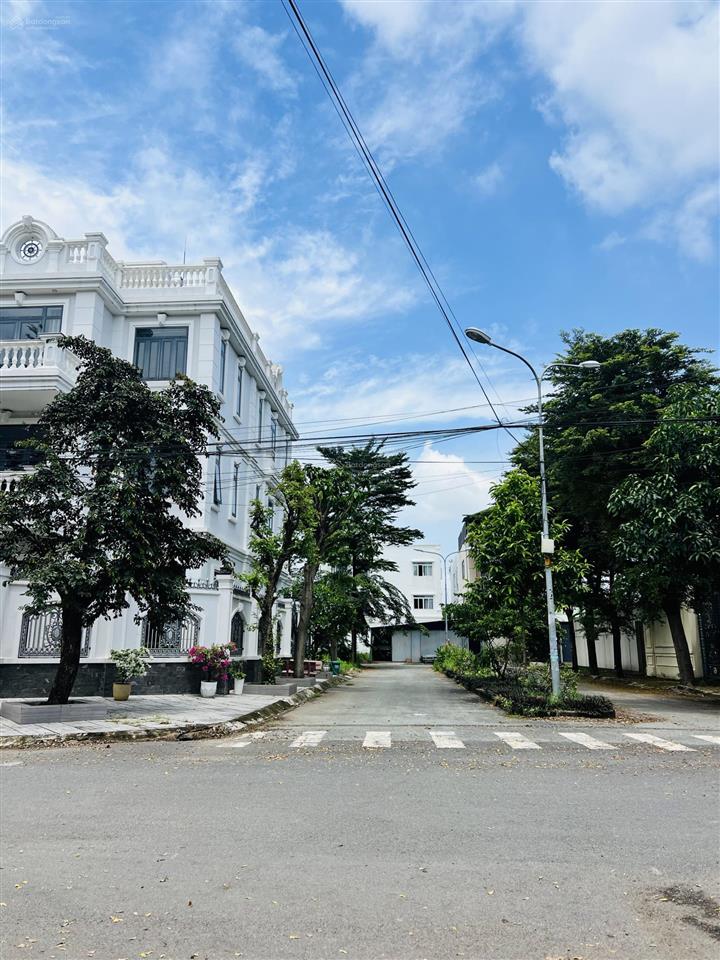 Biệt thự mini lô góc 2 mặt tiền bưng ông thoàn. dân trí cao khu an ninh sạch đẹp, giá 17,5 tỷ