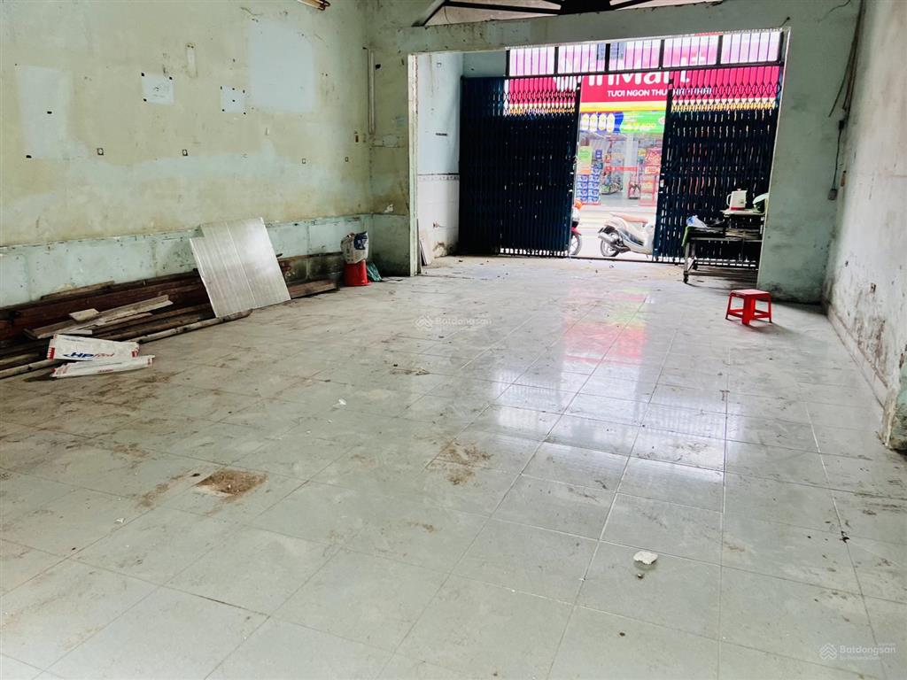 Mặt bằng trống cho thuê kinh doanh đa ngành nghề, khu sầm uất, thuận tiện mua bán, tiện ích giá 20t