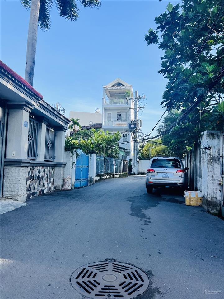 Đất diện tích togiá lại hời đường số 42, cách nguyễn duy trinh vài bước chân full thổ cư giá 64 ty