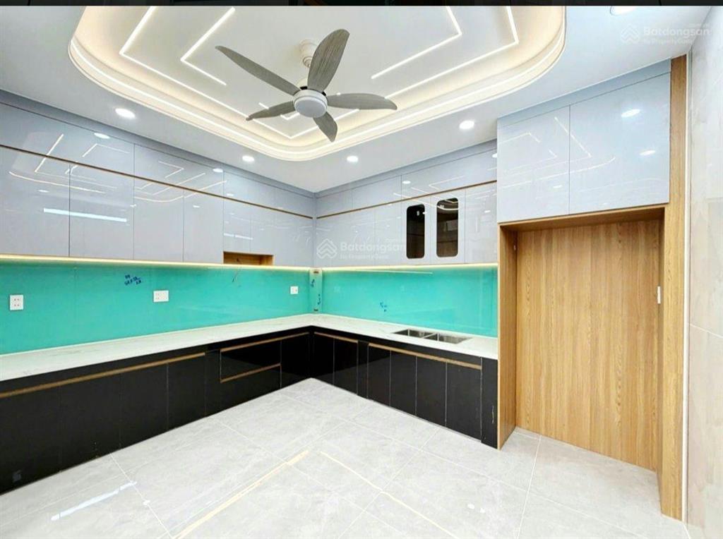 Cực phẩm 5 tầng lung linh vừa xây mới tinh ở tỉnh lộ 10 cạnh khu tên lửa sầm uất nhộn nhịp nhất.