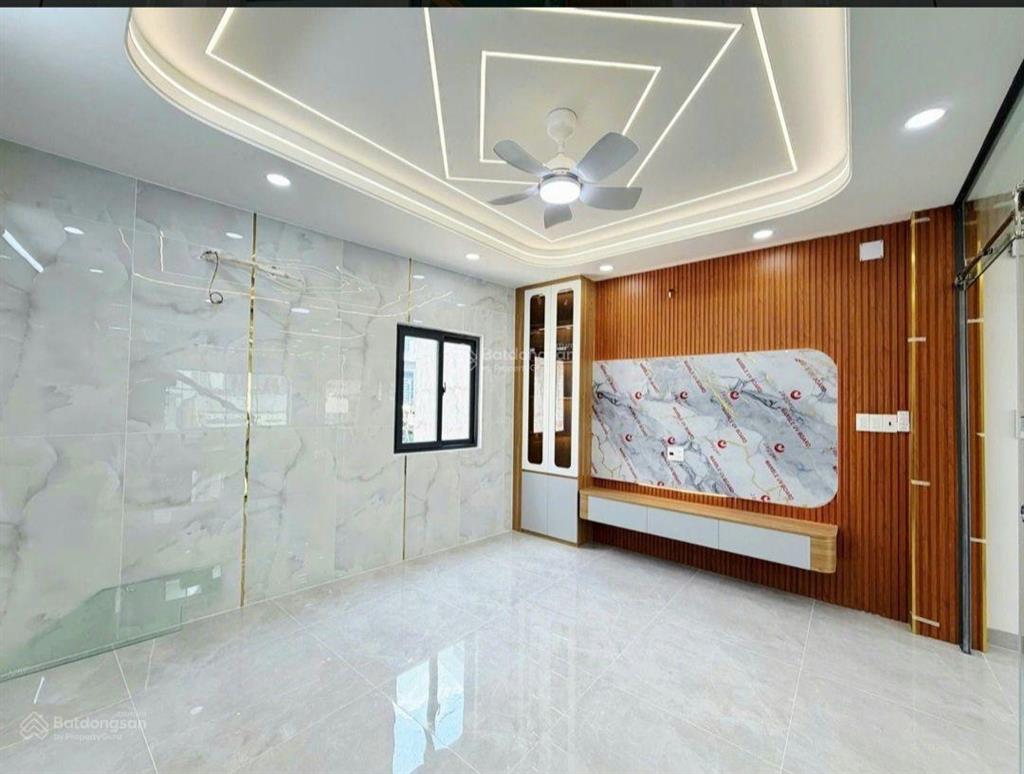 Cực phẩm 5 tầng lung linh vừa xây mới tinh ở tỉnh lộ 10 cạnh khu tên lửa sầm uất nhộn nhịp nhất.