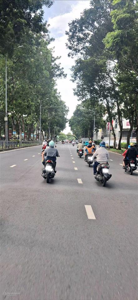 Với hơn 3 tỷ có ngay nhà 3 tầng full nội thất, 27m2, hbg, gần aeon tân phú