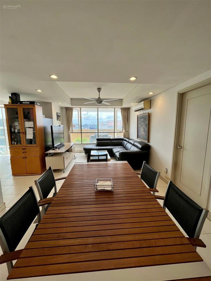 Penthouse botanic tower 199m2, 4pn, 3wc full nội thất 13 tỷ 750 triệu.  0797 799 *** ạ