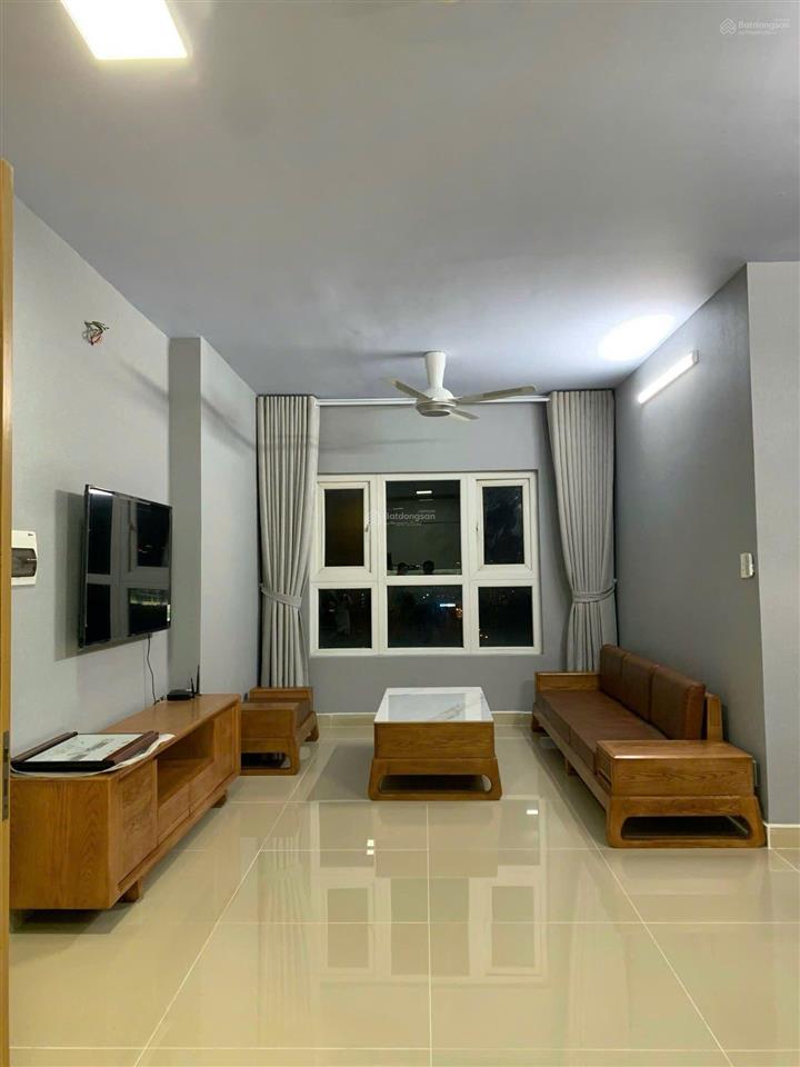 Cộng hoà plaza 100m2,3pn full nthat giá 17,5tr  e 0797 799 *** ạ