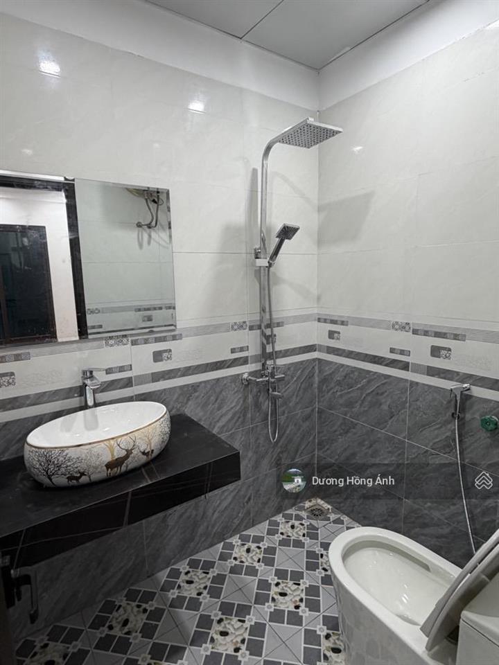 Nhà đẹp mới tinh 40m x 4 ngủ x tài chính nhỉnh 6 tỷ không lỗi, không ngập, thoáng đẹp ở luôn