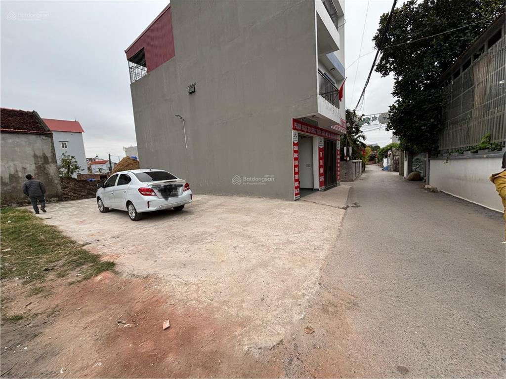 Giá 1,39 tỷ dt 84,8m2  mt 6m đất thị trấn đồi ngô!