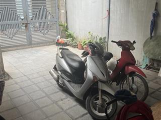 Cho thuê phongg trọ khép kín có điều hoà, nóng lạnh, giường. phòng tầng 1 có lối đi riêng, có sân