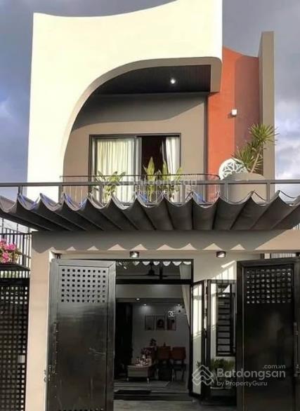 Ngộp ngân hàng, bán nhà tổng 120m2, giá hơn 2tỷ2 gần chợ