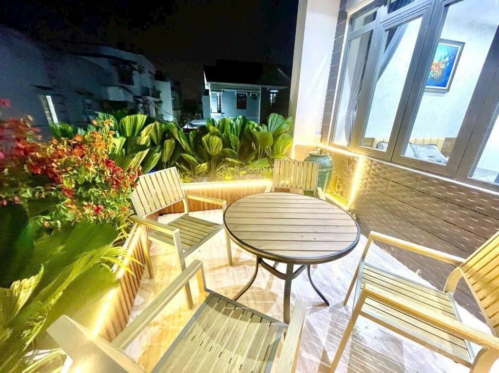 Nhà vườn 2 tầng  105m2  hẻm xe hơi thông đường đào nguyên tông  nhỉnh 5 tỷ