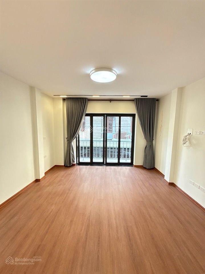 Chú phúc bộ đội nghỉ hưu muốm về ở lên gửi bán nhà đẹp 4tầng dt68m mt4m .thạch bàn long