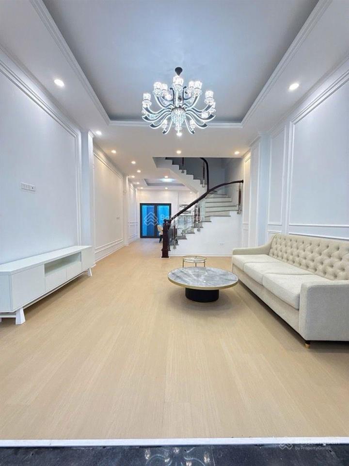 Chú phúc bộ đội nghỉ hưu muốm về ở lên gửi bán nhà đẹp 4tầng dt68m mt4m .thạch bàn long