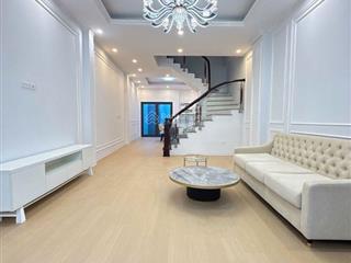 Chú phúc bộ đội nghỉ hưu muốm về ở lên gửi bán nhà đẹp 4tầng dt68m mt4m .thạch bàn long