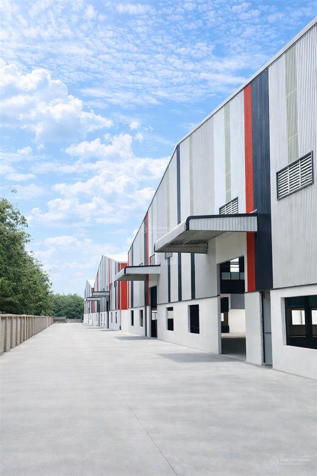 Bán xưởng mới 100% tổng diện tích 19.300m2 xưởng có hoàn công pccc tự động, vị trí đẹp