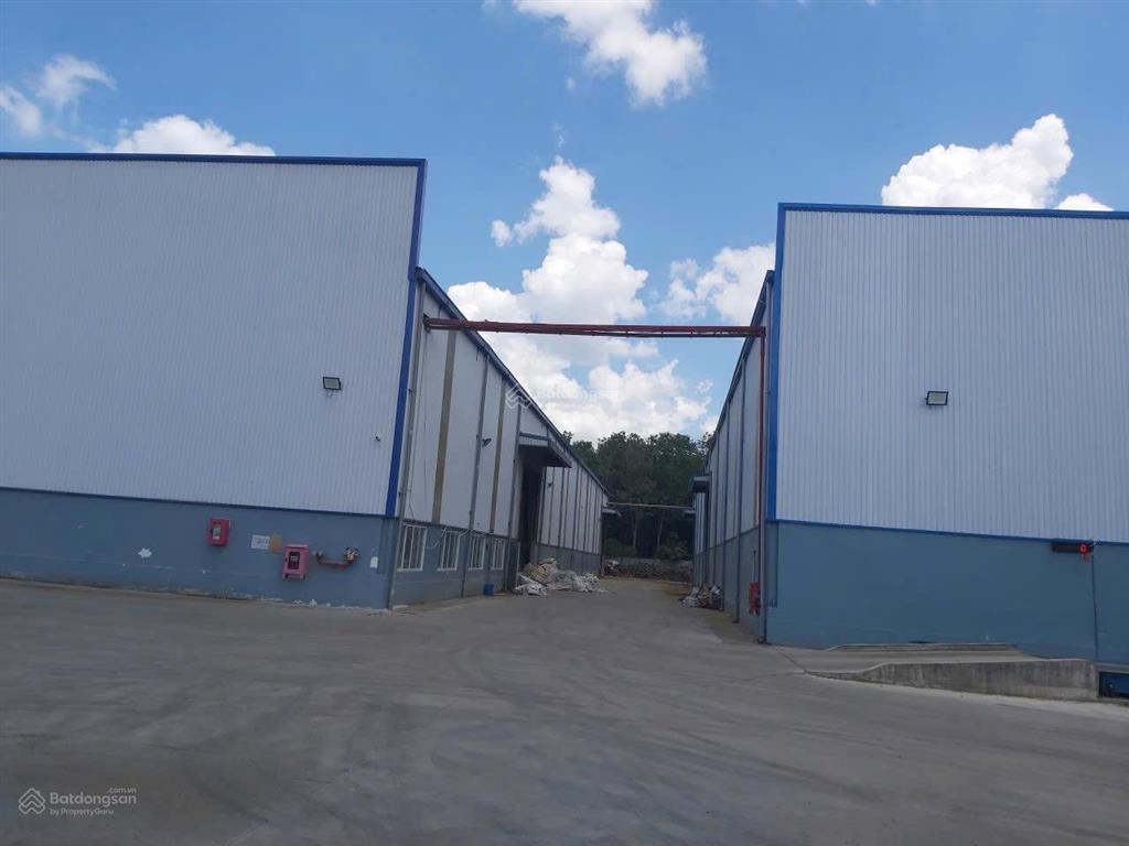 Bán xưởng cho khách sản xuất hoặc đầu tư xưởng mới mặt nhựa lớn