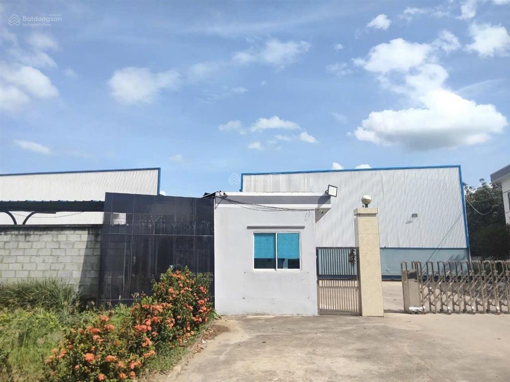 Bán xưởng cho khách sản xuất hoặc đầu tư xưởng mới mặt nhựa lớn