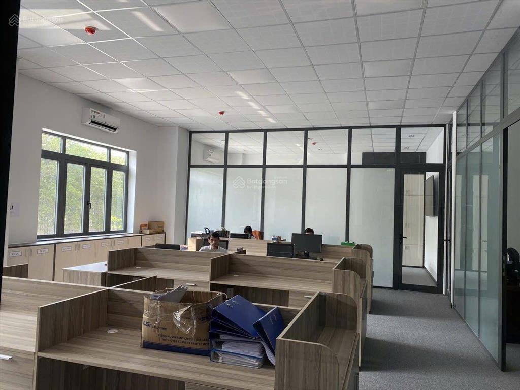 Bán xưởng đang cho thuê 180tr xưởng mới tại tân uyên , giấy tờ đầy đủ, vị trí đẹp
