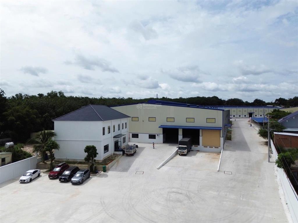 Tôi cần bán xưởng đang cho thuê 1tỷ1 1tháng, giá bán 150tỷ xưởng mới xây được 1 năm, mặt đt 748