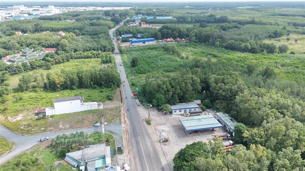 Cần bán cây xăng đang hoạt động nằm mặt tiền đt 742, diện tích 13.747m2, pháp lý đầy đủ, giá 51 tỷ