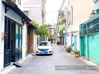 Hẻm xe hơi  khu vực được xây cao tầng  ngang 4,4m