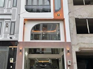 Sân trước nhà 12m đậu được chục oto  khu an ninh  nhà mới dọn vào ở ngay