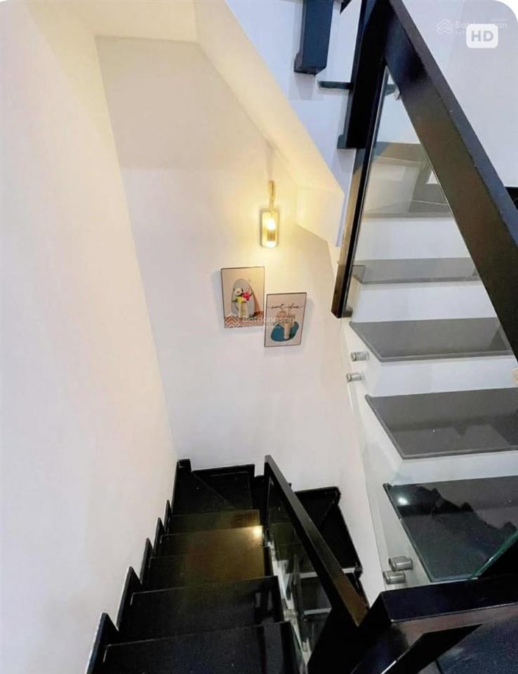 Nhà 4 tầng đúc btct  5pn  hẻm ba gác thông sát mặt tiền đường phan văn trị  nở hậu