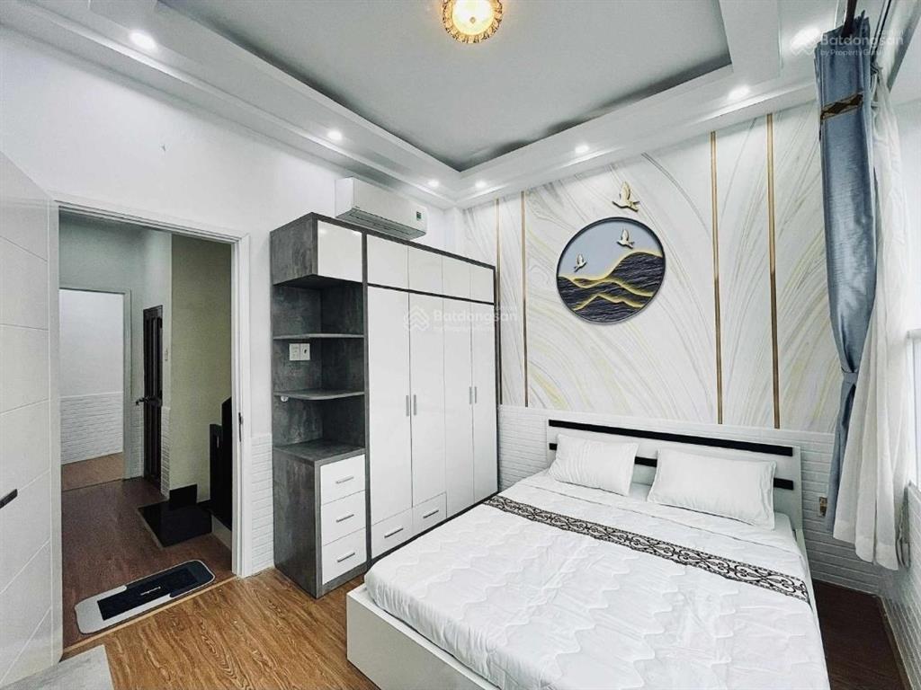 Nhà 4 tầng đúc btct  5pn  hẻm ba gác thông sát mặt tiền đường phan văn trị  nở hậu