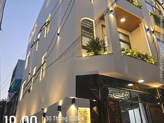 Cắn góc thoáng  các phòng đều có cửa sổ  ngang 4,3m vuông vức