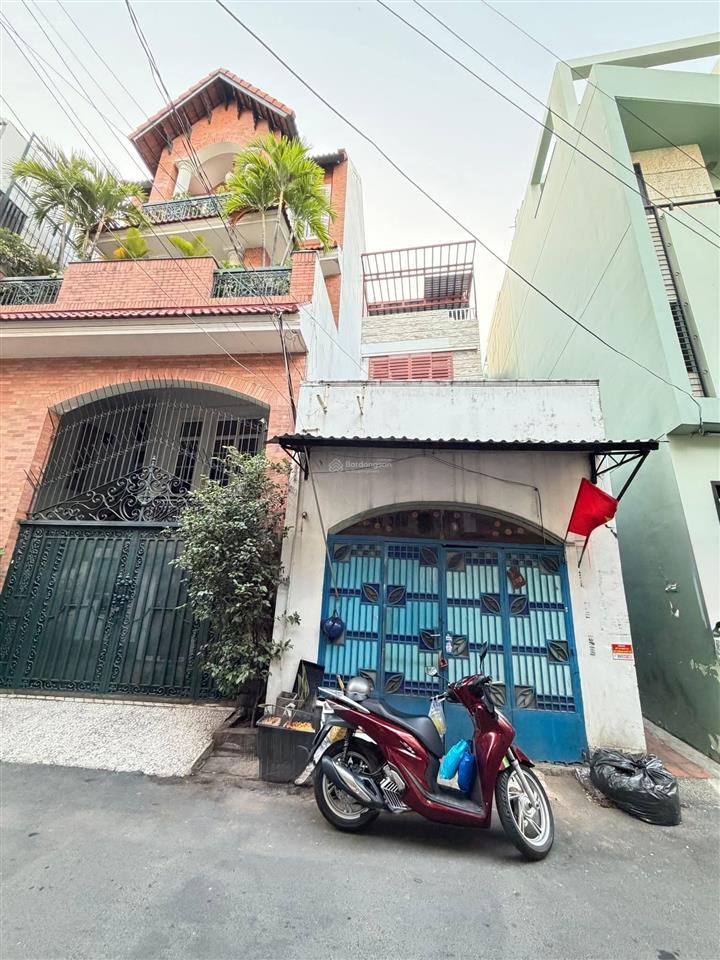 Mời các ac đầu tư  nhà cũ tiện cải tạo  ngang 4m nở hậu