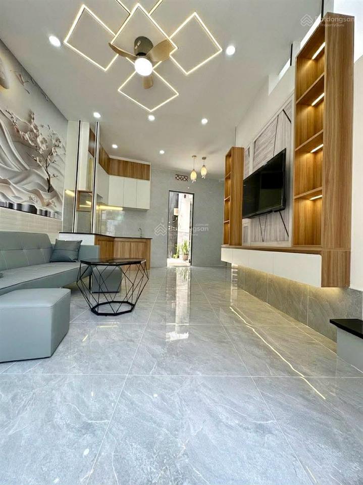 Chưa tới 4đồng  nhà 2 mặt hẻm, xe hơi tới nhà  nhà mới dọn vào ở ngay