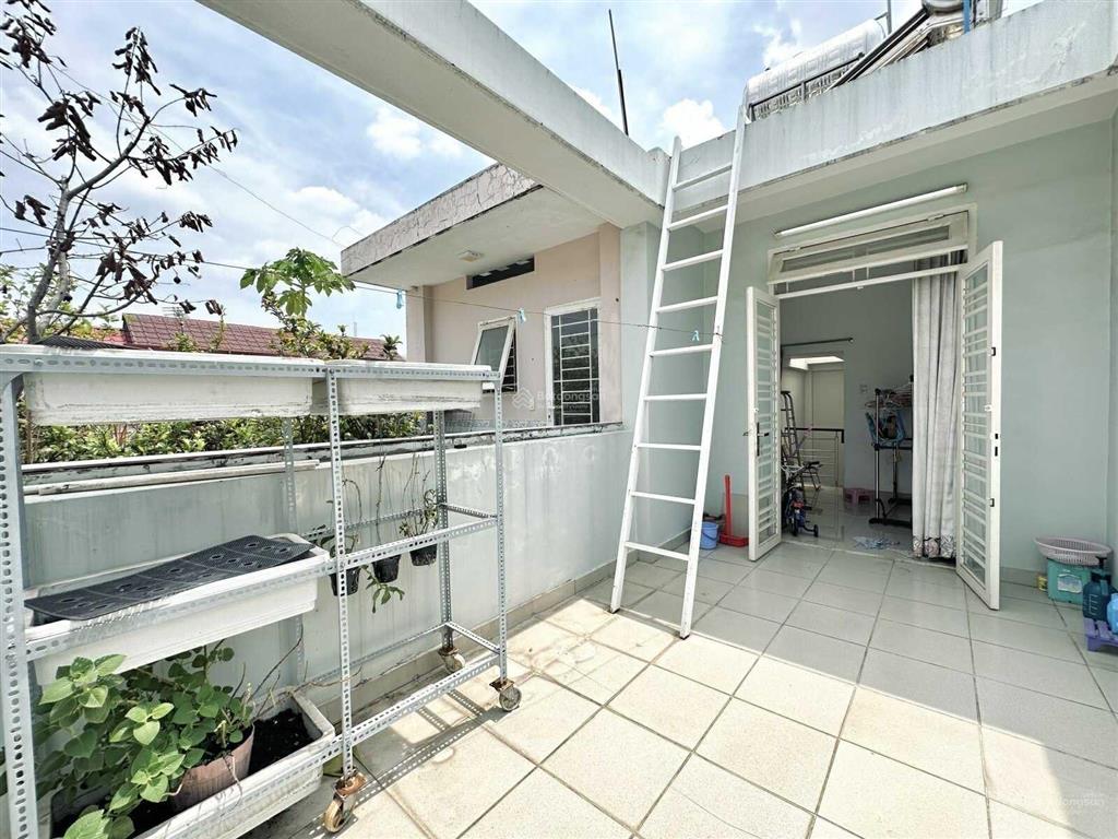 Đường hoa hẻm xe hơi 4,5m  2 căn ra mặt tiền  4 tầng