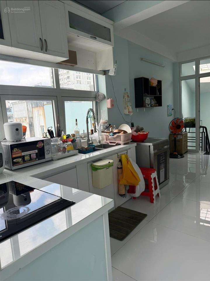 Chủ xoắn bán  hẻm 3m thông  cách 15m ra hẻm xe tải  5 tầng