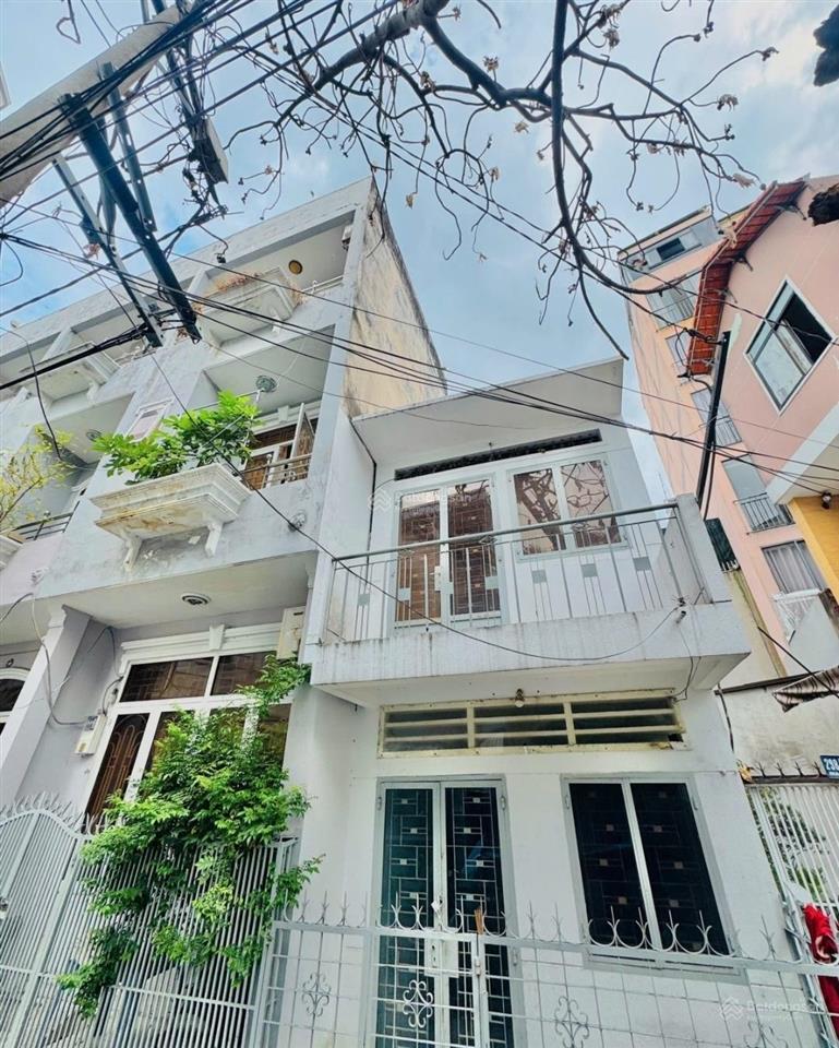 Phân khúc chỉ hơn 3đ  hẻm lớn 1 sẹc 2 tầng