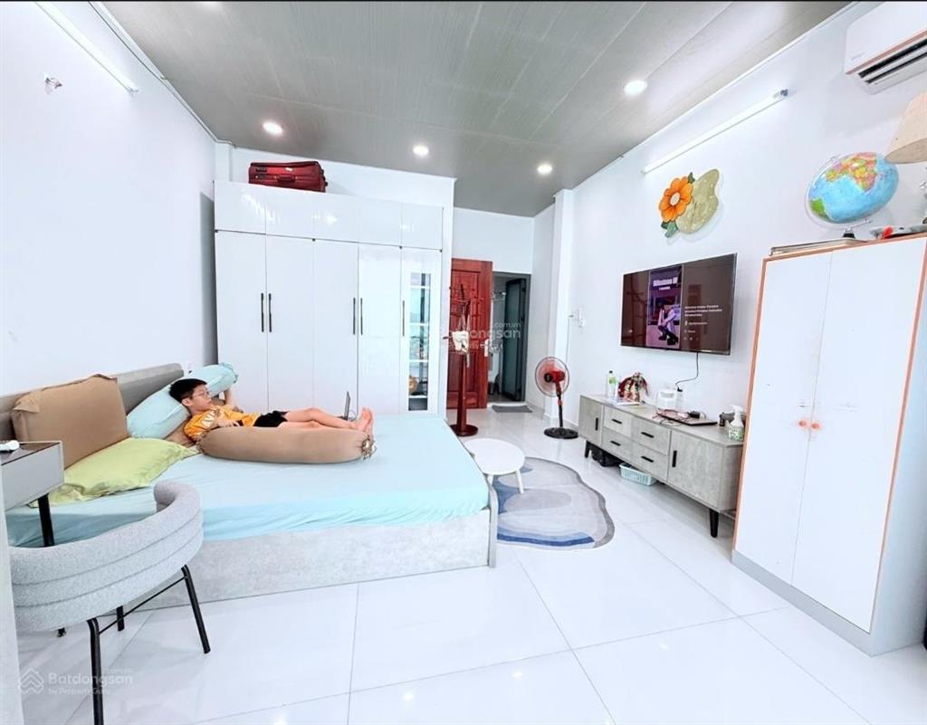 Sau lưng căn mặt tiền  78m²  chủ thiện chí bán