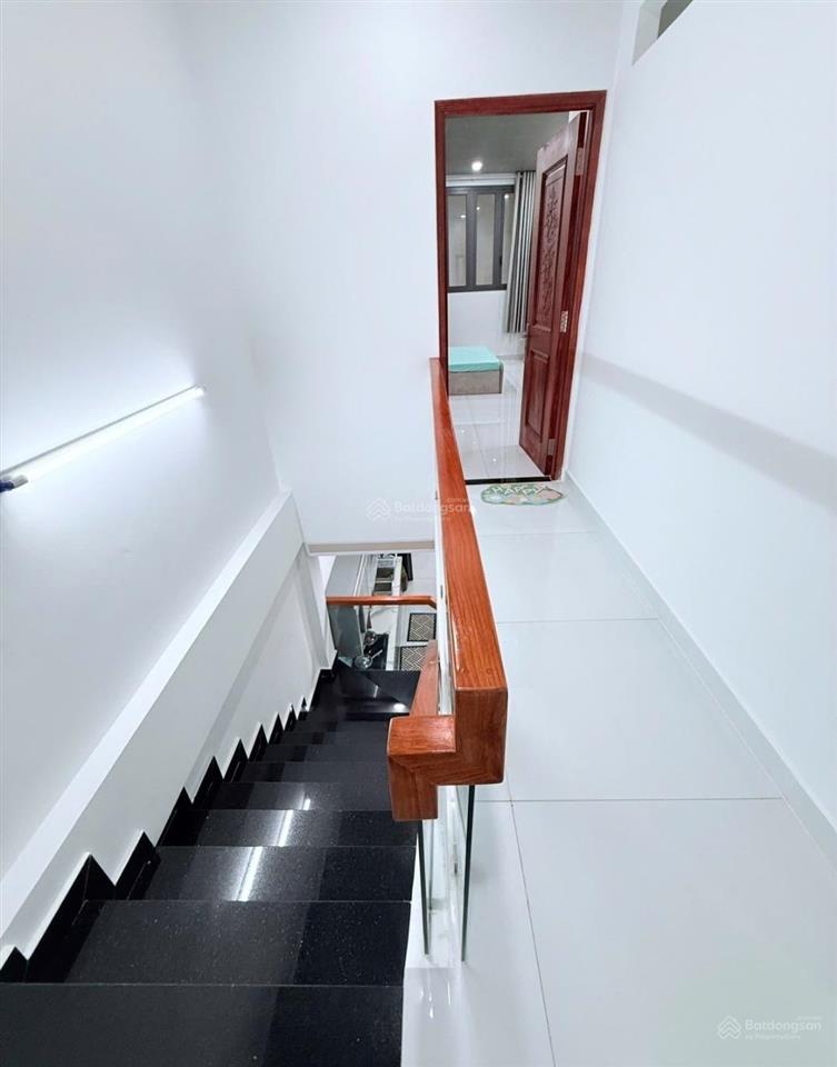 Sau lưng căn mặt tiền  78m²  chủ thiện chí bán