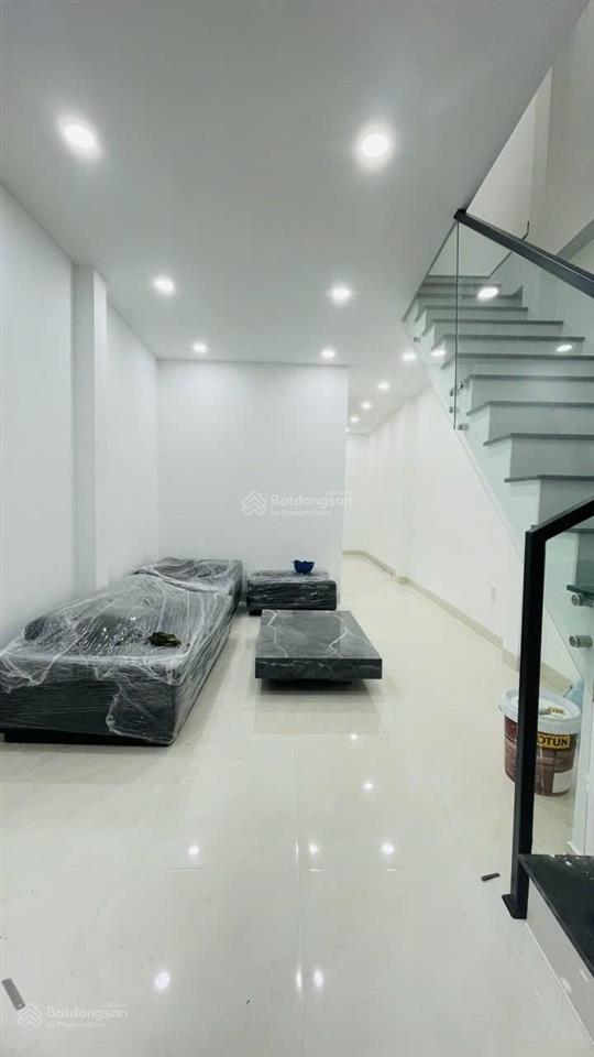 Giảm kịch sàn xả hàng phố hoa hồ thị kỷ