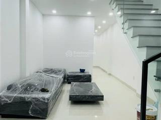 Giảm kịch sàn xả hàng phố hoa hồ thị kỷ