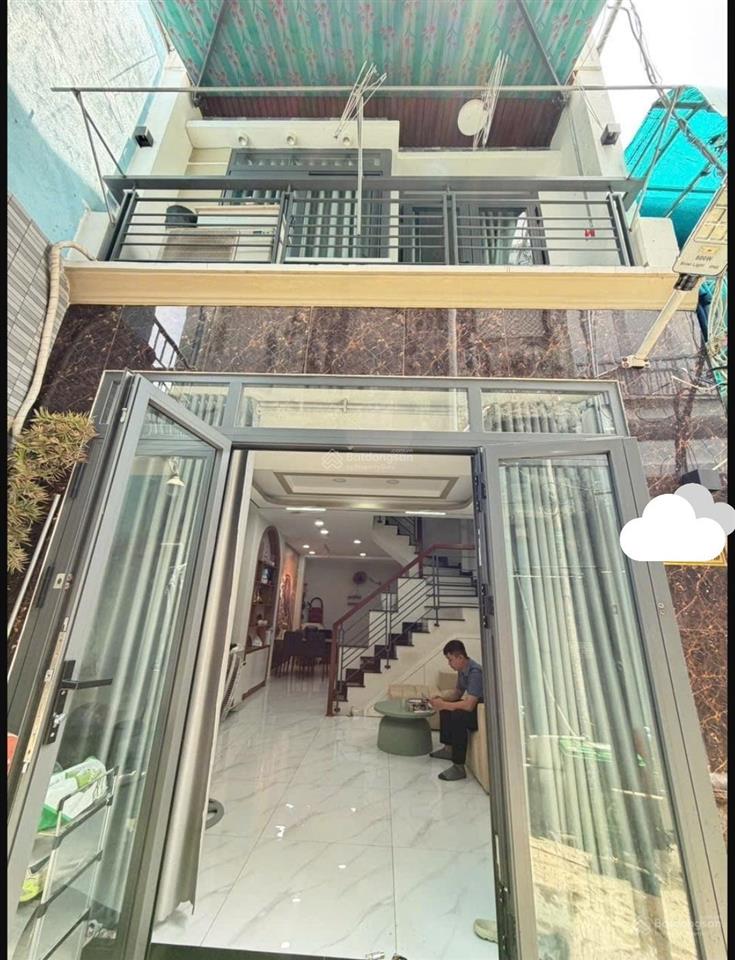 Giá chỉ nhỉnh 4 tỷ  hẻm thông  1 sẹc