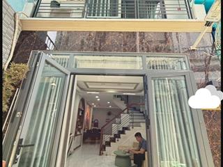Giá chỉ nhỉnh 4 tỷ  hẻm thông  1 sẹc